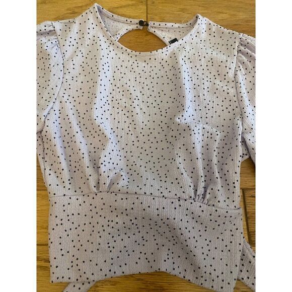 NWOT Berska, women's pale purple polka dotted, open back tied crop blouse sz Med - Picture 2 of 9